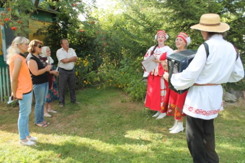 Информационно-социальный поезд «Забота» выехал в малонаселенные пункты Демидовичского сельсовета Костюковичского района (+ фото)