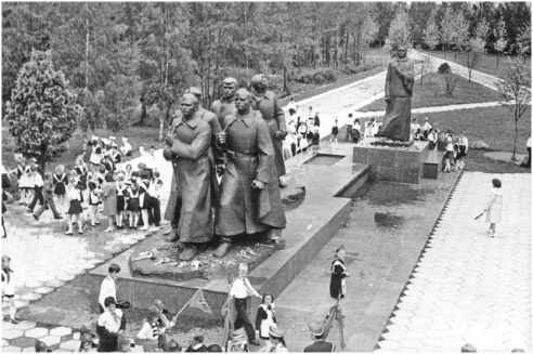 Символичный Монумент. Памятнику матери-патриотки Анастасии Куприяновой – 40 лет