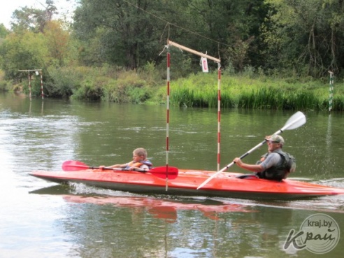 ФОТОРЕПОРТАЖ: Соревнования по технике водного туризма проходят на Вилии в Вилейском районе