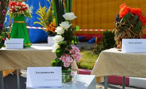 Батлейка, школьный базар и демонстрация мультфильмов, или Как в Глубоком прощались с летом (ФОТО)