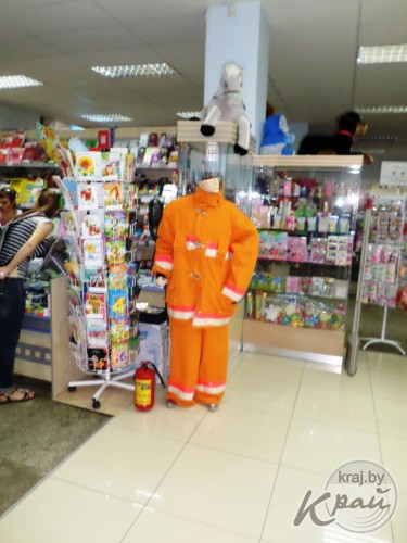 Юным глубочанам демонстрировали экипировку спасателей и рассказывали, как вести себя в чрезвычайных ситуациях (ФОТО)