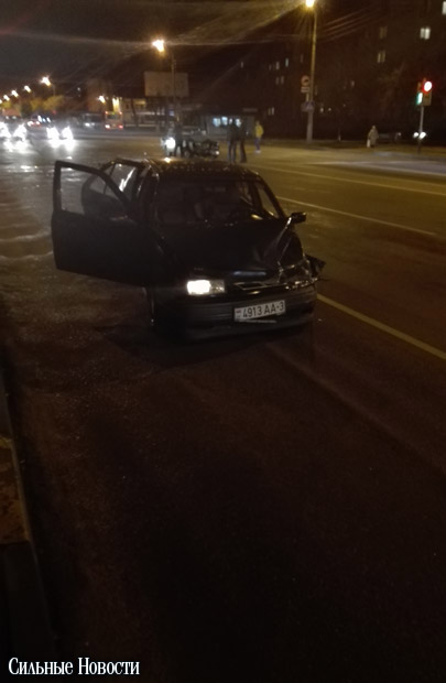 В Гомеле при столкновении ВАЗа и «Сеата» пострадал двухлетний пассажир, которого мать держала на руках