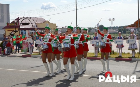 ФОТОРЕПОРТАЖ: На международный фестиваль христианских фильмов "Магнификат" в Глубокое приехали гости из 25 стран