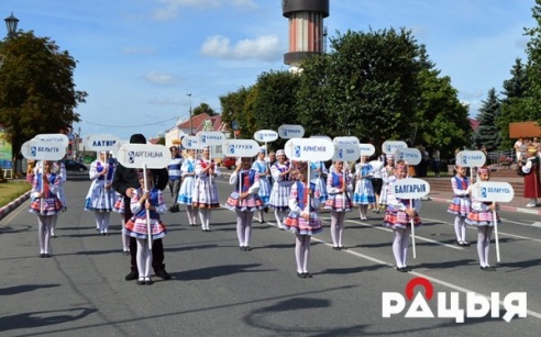 ФОТОРЕПОРТАЖ: На международный фестиваль христианских фильмов "Магнификат" в Глубокое приехали гости из 25 стран