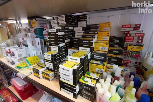 Чтобы сэкономить на сборах в школу, некоторые горецкие семьи закупаться начинали с января