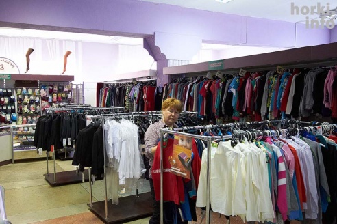 Чтобы сэкономить на сборах в школу, некоторые горецкие семьи закупаться начинали с января