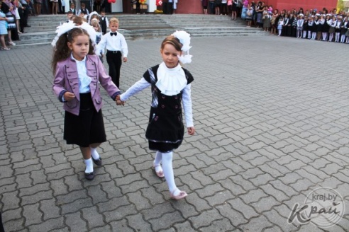 ФОТОРЕПОРТАЖ: Первый звонок прозвенел для учащихся СШ №5 в Вилейке