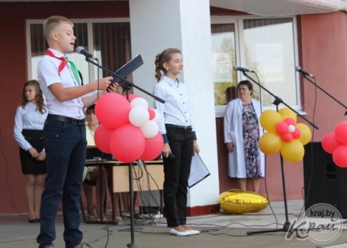 ФОТОРЕПОРТАЖ: Первый звонок прозвенел для учащихся СШ №5 в Вилейке