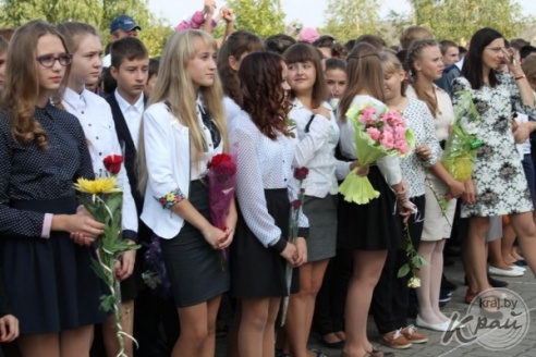 ФОТОРЕПОРТАЖ: Первый звонок прозвенел для учащихся СШ №5 в Вилейке