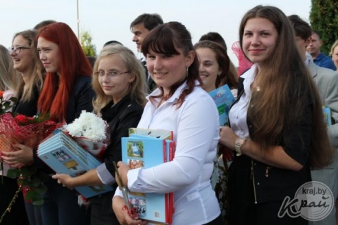 ФОТОРЕПОРТАЖ: Первый звонок прозвенел для учащихся СШ №5 в Вилейке