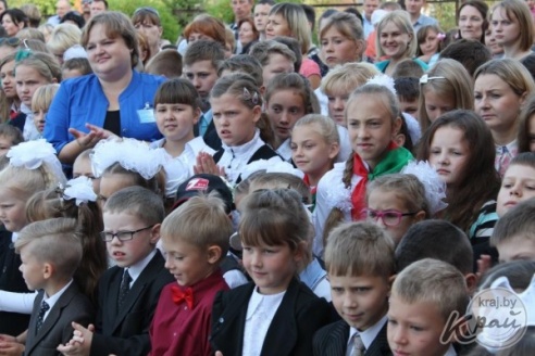 ФОТОРЕПОРТАЖ: Первый звонок прозвенел для учащихся СШ №5 в Вилейке