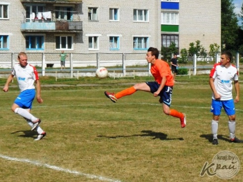 Футбол. Вилейская «Вилия» не умеет играть первым номером: дома она проиграла Смолевичам – 1:3 (ФОТО)