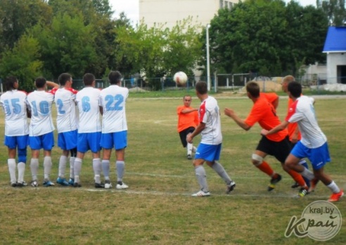 Футбол. Вилейская «Вилия» не умеет играть первым номером: дома она проиграла Смолевичам – 1:3 (ФОТО)