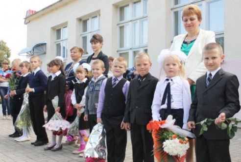 Торжественные линейки по случаю начала учебного года состоялись в Костюковичском районе первого сентября (+ фото)