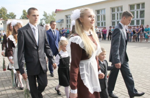 Торжественные линейки по случаю начала учебного года состоялись в Костюковичском районе первого сентября (+ фото)