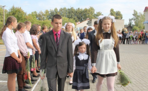 Торжественные линейки по случаю начала учебного года состоялись в Костюковичском районе первого сентября (+ фото)