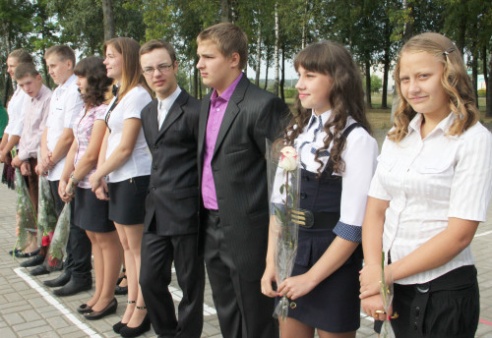 Торжественные линейки по случаю начала учебного года состоялись в Костюковичском районе первого сентября (+ фото)