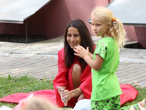 Завершился сезон летних музыкальных пикников для детей и родителей в галерее Ващенко (фото)