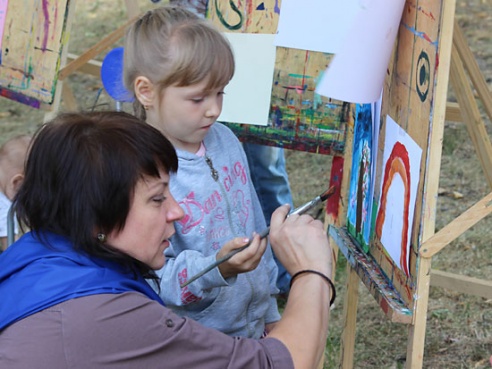 Завершился сезон летних музыкальных пикников для детей и родителей в галерее Ващенко (фото)