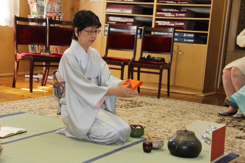 У Ашмянах прайшла дэманстрацыя японскай чайнай цырымоніі