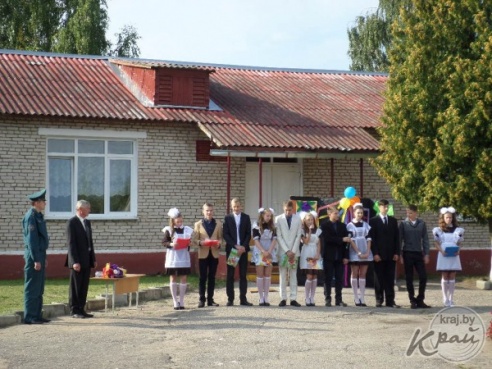 Юным глубочанам демонстрировали экипировку спасателей и рассказывали, как вести себя в чрезвычайных ситуациях (ФОТО)