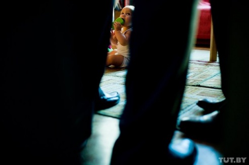 «Люди стали разменной монетой». Европейские дипломаты пришли в гости к украинским беженцам в Гомеле