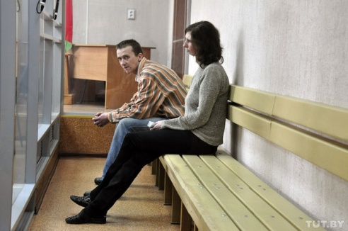 Куда смотрели родня, медики и педагоги, пока тело ребенка 8 месяцев лежало в гомельской малосемейке