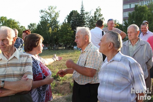 Парк в Горках вырубают ради гаражей