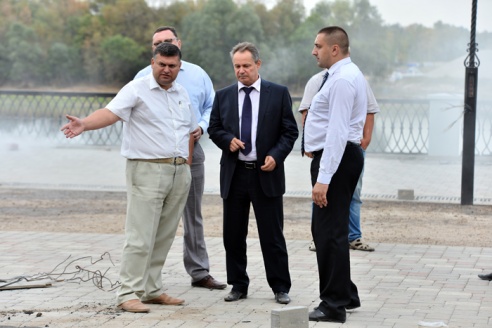 Композиция «Маяк» уже установлена на обновленной набережной (фото)