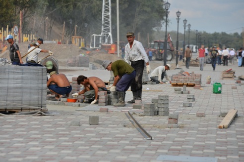 Композиция «Маяк» уже установлена на обновленной набережной (фото)