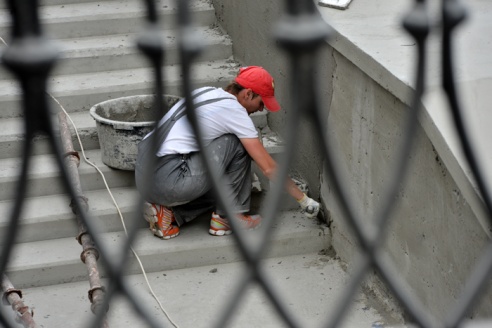 Композиция «Маяк» уже установлена на обновленной набережной (фото)