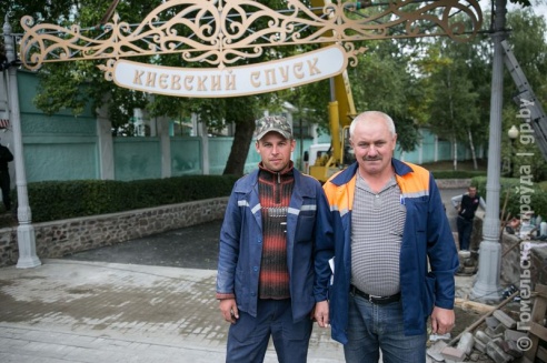 На Киевском спуске появилась арка