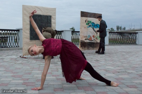 Рыцарские бои, танцы, пионерские песни и файер-шоу — в Гомеле открыли «Маяк» и новую набережную