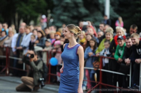 В конкурсе «Бег на каблуках-2015» приняли участие 19 девушек