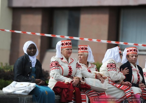 В конкурсе «Бег на каблуках-2015» приняли участие 19 девушек