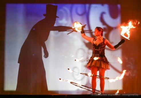 В День города на набережной состоялось огненное шоу