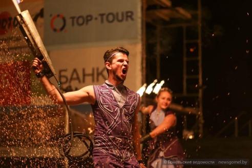 В День города на набережной состоялось огненное шоу