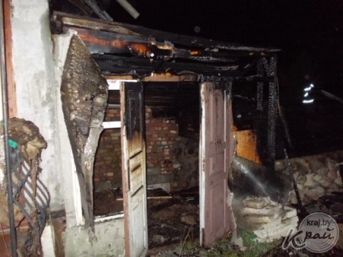 Гараж с машиной и сарай сгорели 13 сентября в деревни Шипки Вилейского района (ФОТО)