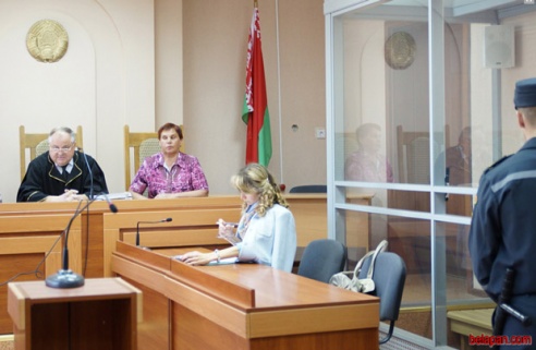 Мать, утопившую двоих детей в ванне, судят в Гомеле