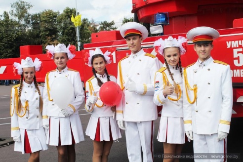 Фоторепортаж с выставки техники гомельских производителей и спецтранспорта МЧС