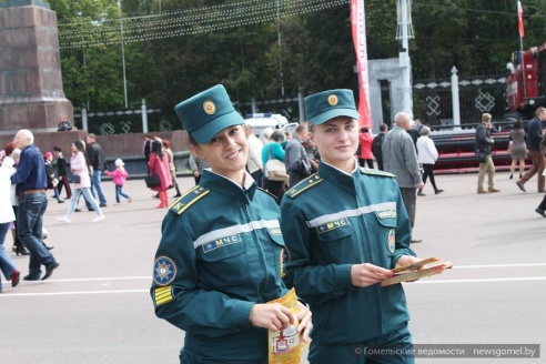 Фоторепортаж с выставки техники гомельских производителей и спецтранспорта МЧС