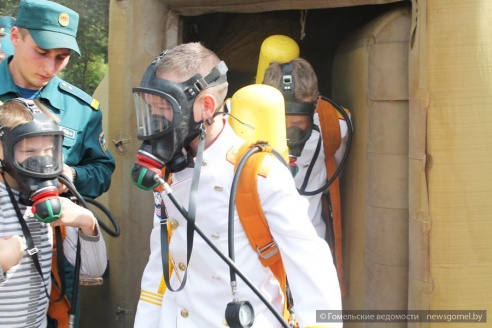 Фоторепортаж с выставки техники гомельских производителей и спецтранспорта МЧС