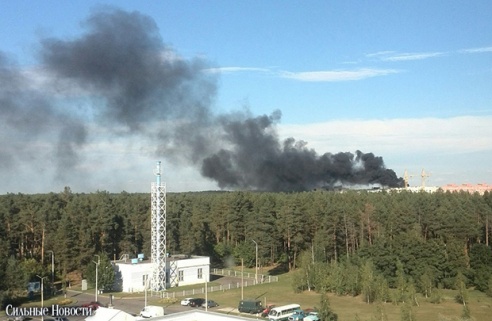 Фотофакт: на стройке в 104-м микрорайоне произошел внушительный пожар