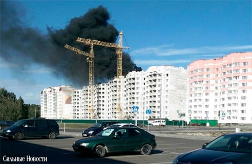 Фотофакт: на стройке в 104-м микрорайоне произошел внушительный пожар