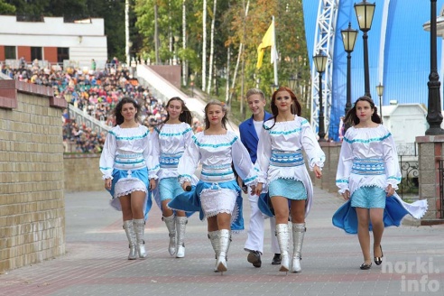 "Виват, империя детства!" Фотографии с праздника на амфитеатре