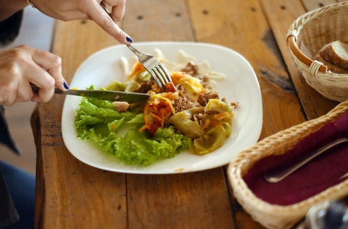 Едим в Советском. Студентка пообедала в кафе «Мамина печка»