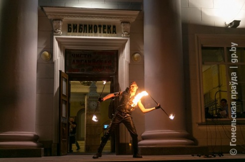 Библиотека Ленина провела ночь в английском стиле