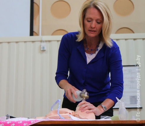 В Гомеле американские врачи учат белорусских коллег спасать жизни новорожденных