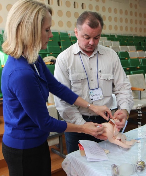 В Гомеле американские врачи учат белорусских коллег спасать жизни новорожденных