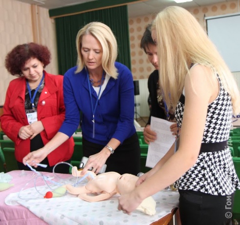 В Гомеле американские врачи учат белорусских коллег спасать жизни новорожденных